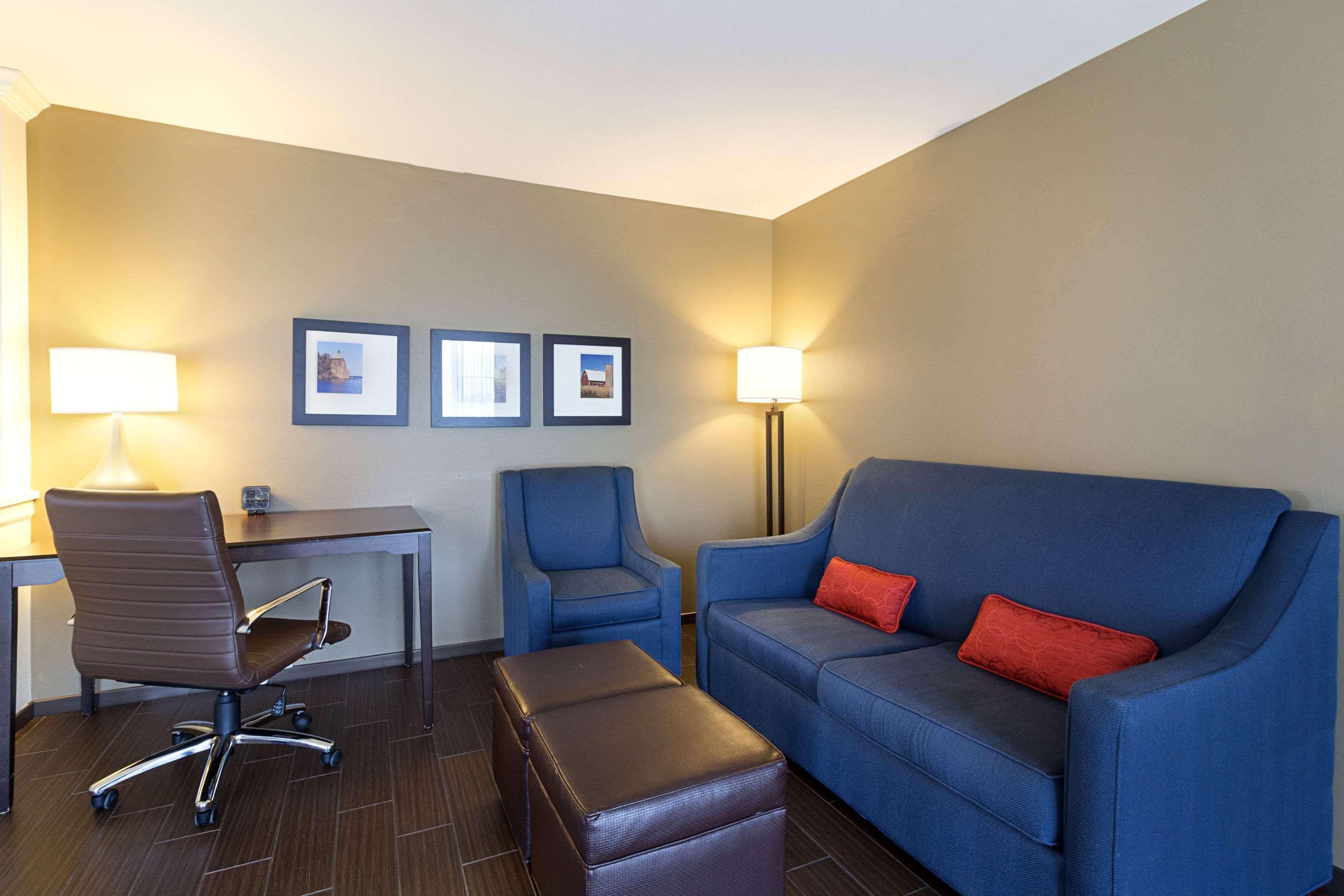 Comfort Suites & Conference Center Worthington מראה חיצוני תמונה
