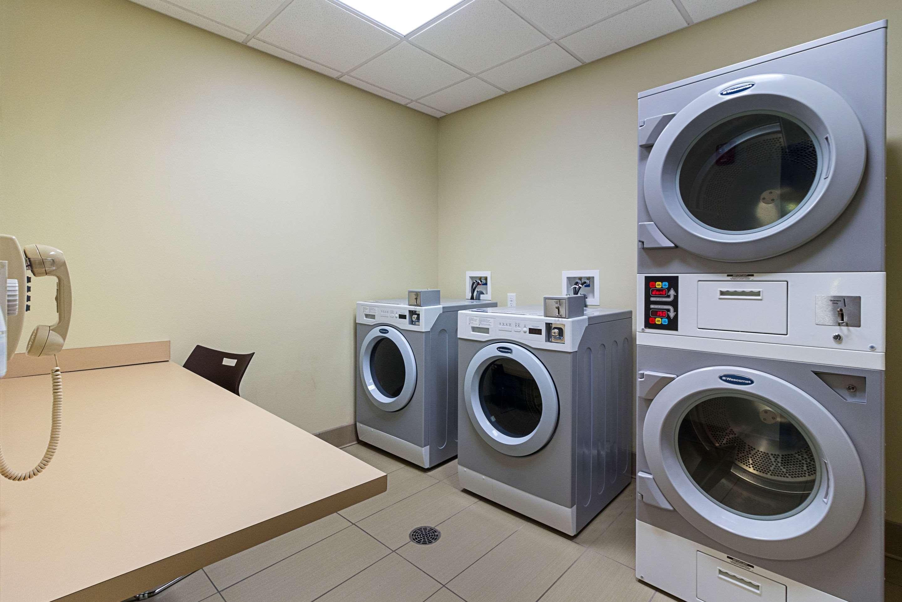 Comfort Suites & Conference Center Worthington מראה חיצוני תמונה