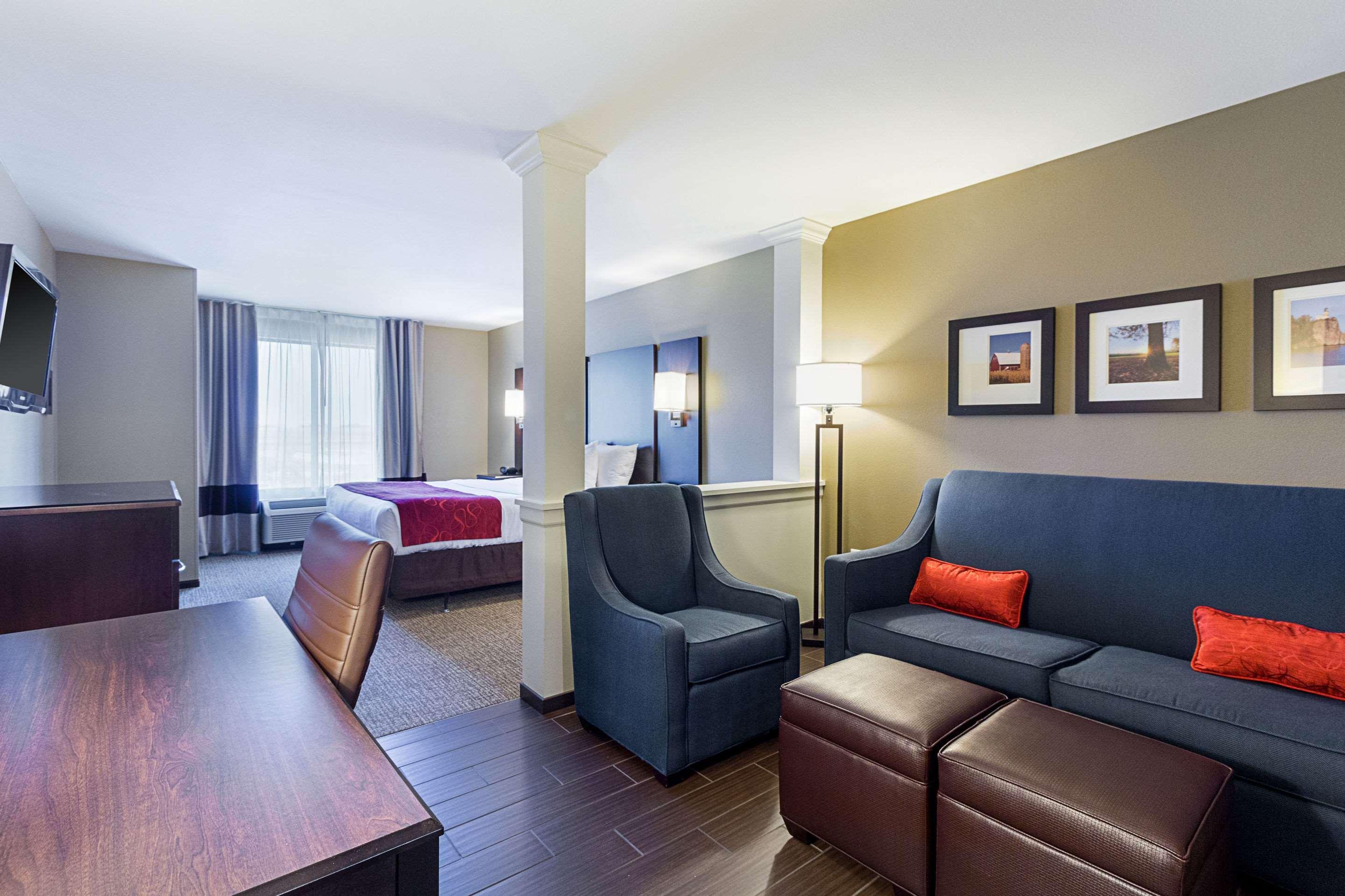 Comfort Suites & Conference Center Worthington מראה חיצוני תמונה