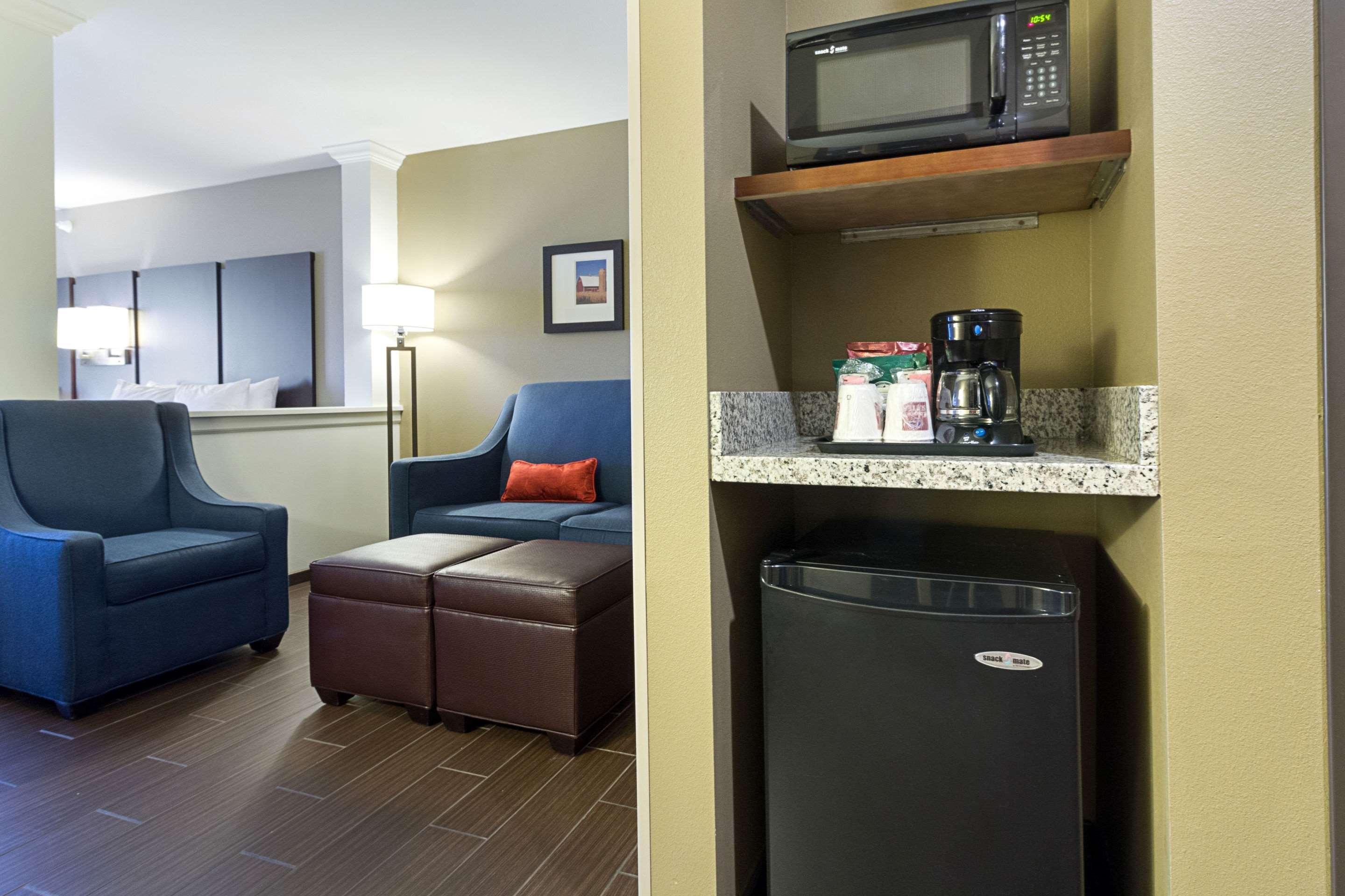 Comfort Suites & Conference Center Worthington מראה חיצוני תמונה