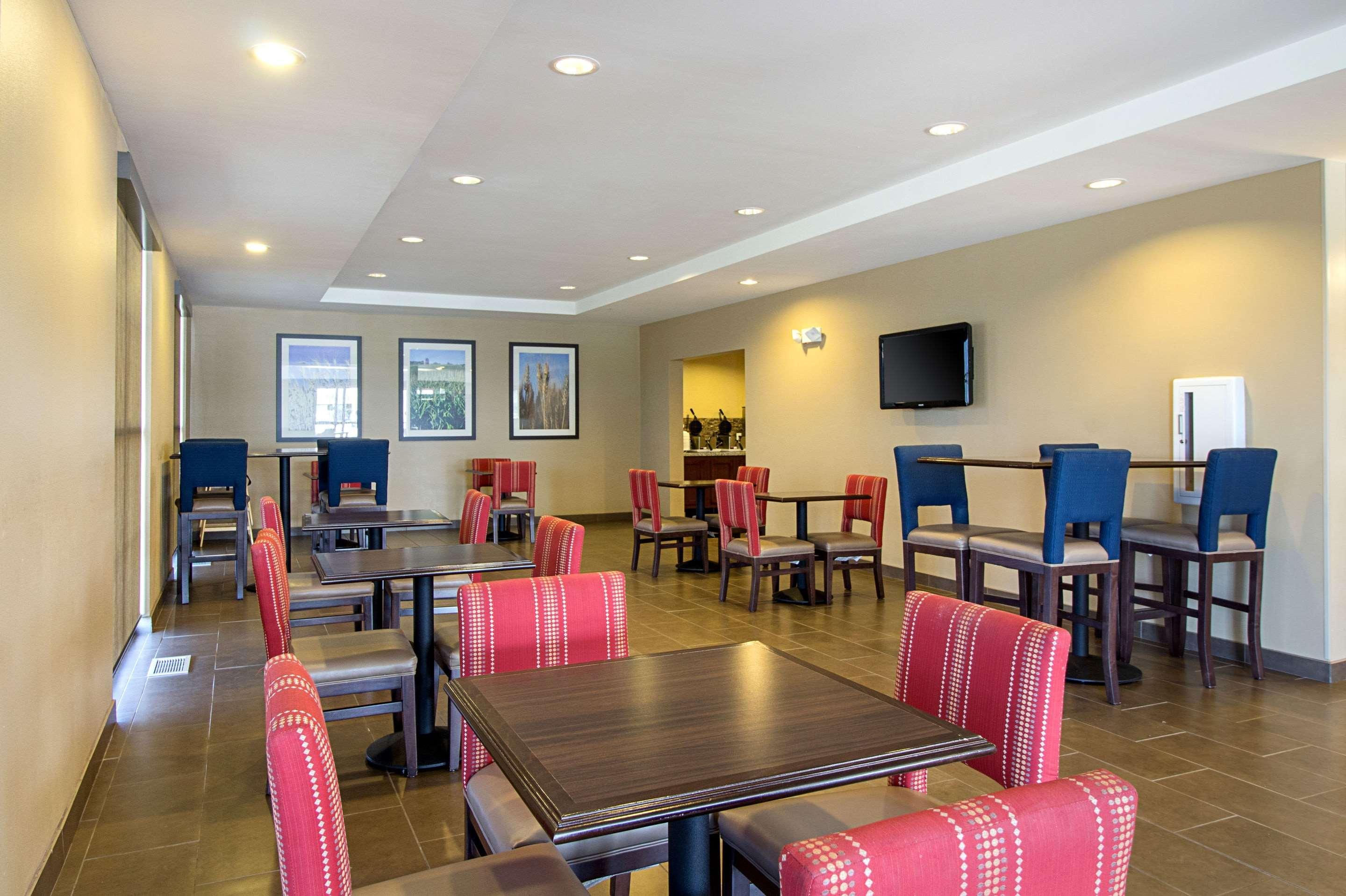 Comfort Suites & Conference Center Worthington מראה חיצוני תמונה